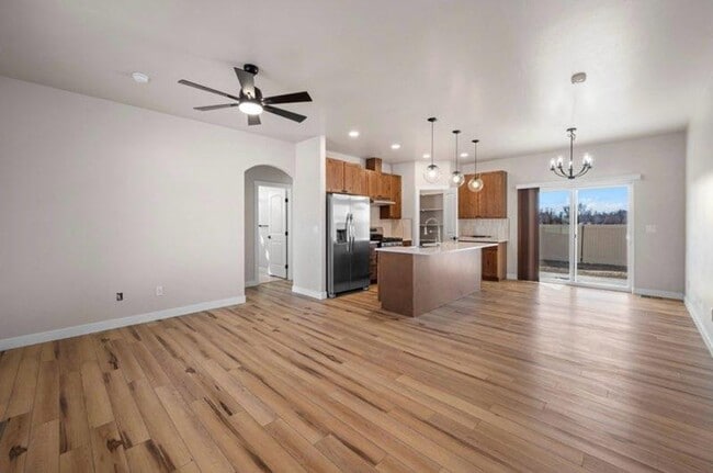 Building Photo - 1540 US-50