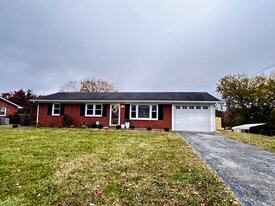 Building Photo - 4214 Englewood Blvd