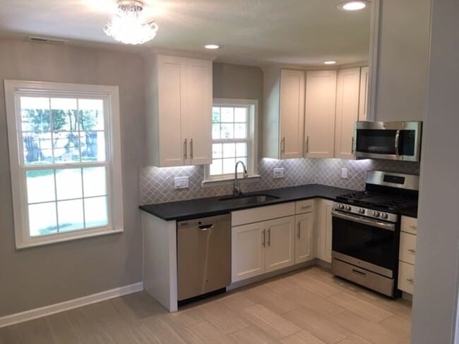 Building Photo - Charming Waldo Home! 2 Bedroom and 1 Bath