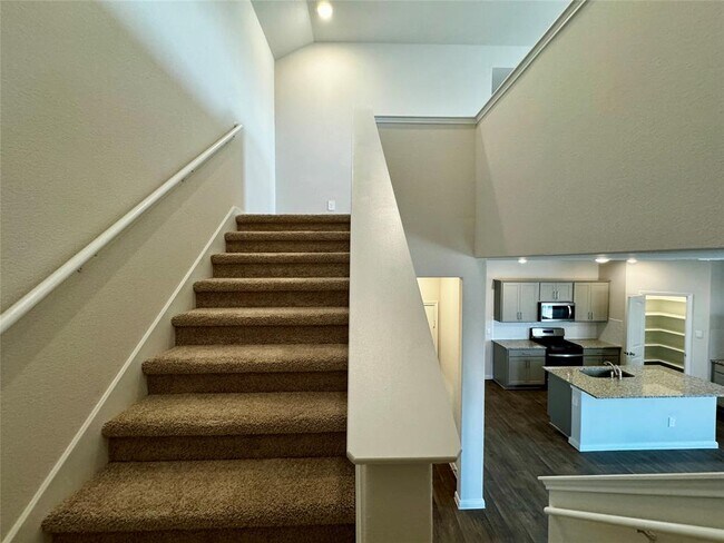 Building Photo - 115 Bethpage Dr
