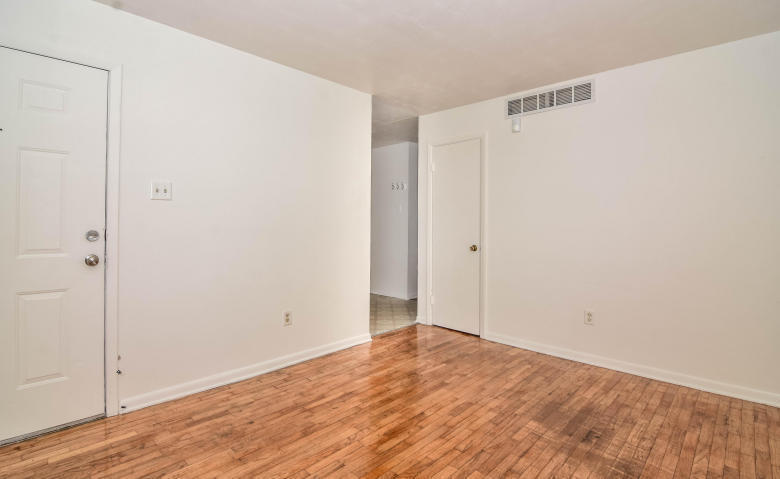 Building Photo - 2407 Clark Ln