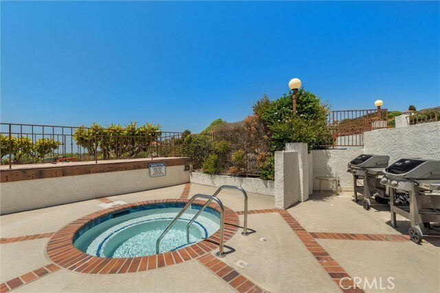 Building Photo - 25 Ocean Crest Ct