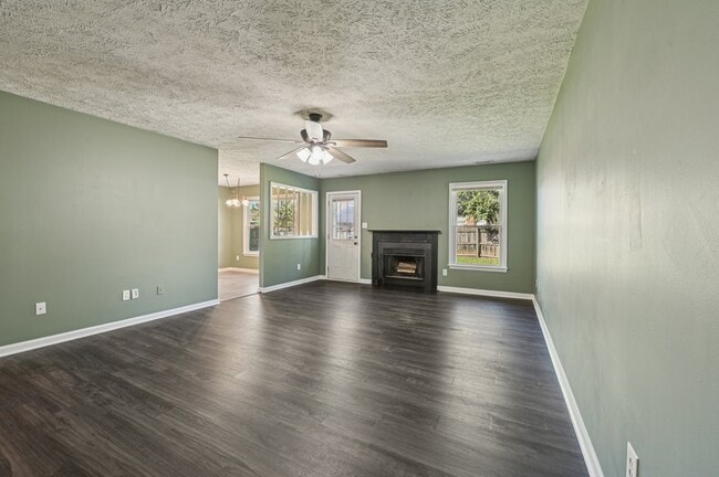 Building Photo - 2932 Chillingworth Dr