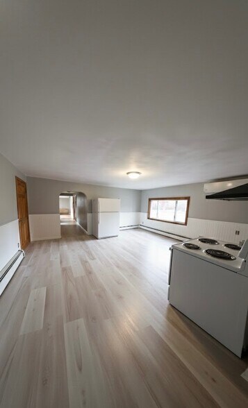 Building Photo - 194 Water St