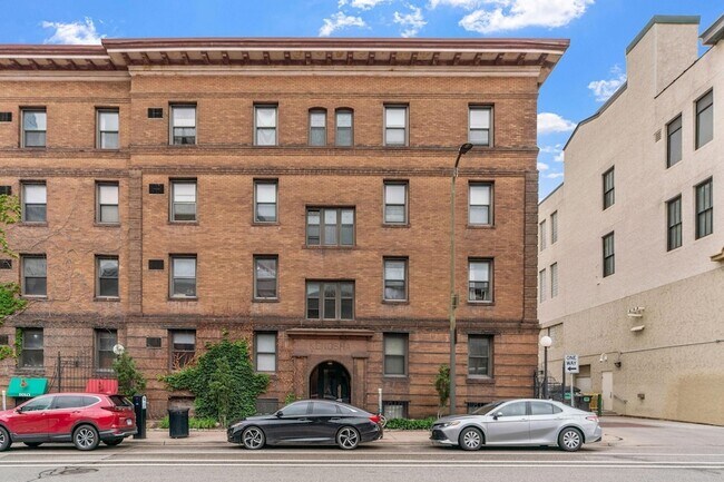 Building Photo - 11 S 12th St