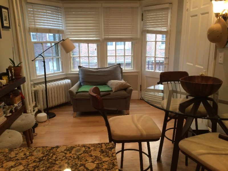 Building Photo - 16 River St