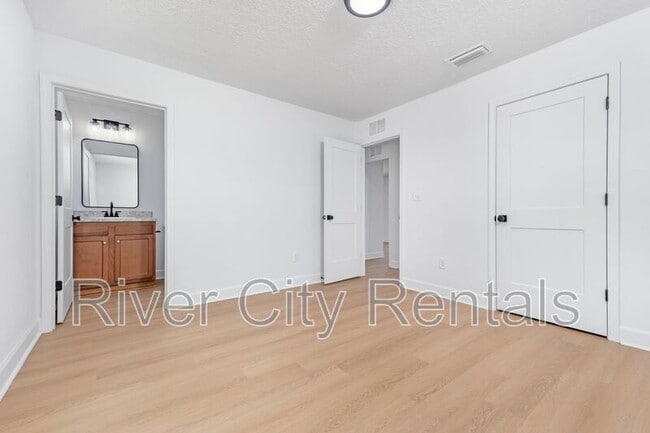 Building Photo - 5655 Bandelier St