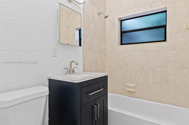 Building Photo - 1557 NW 15th Ave