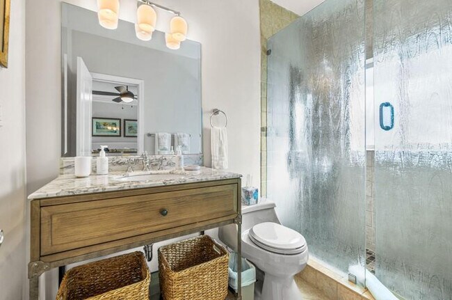 Building Photo - 3310 NE 18th St