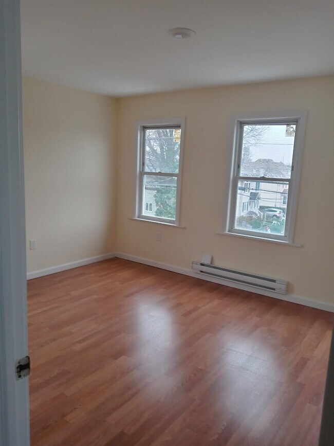 Building Photo - 1515 70th St