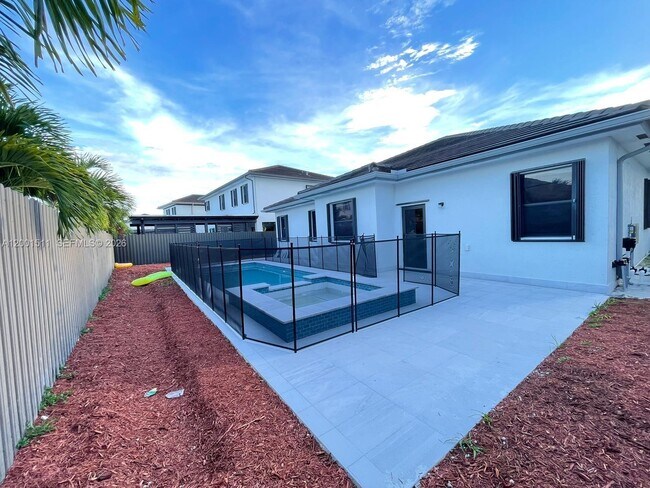 Building Photo - 4451 SW 159th Path