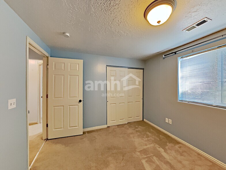 Building Photo - 4116 S 2650 W