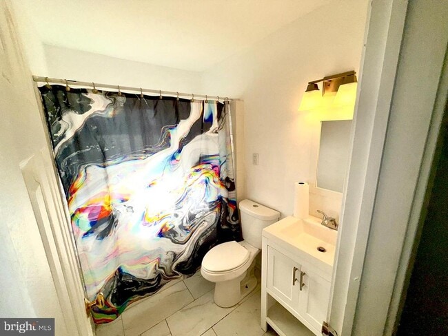 Building Photo - 819 Carrington Ave