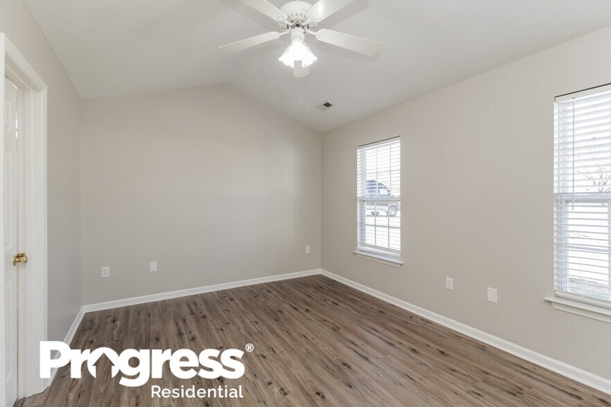 Building Photo - 2329 Ivy Run Dr
