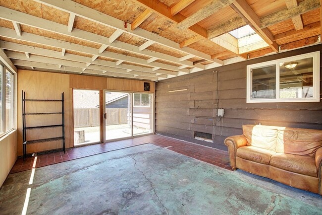 Building Photo - 3Bd/1.75Ba Edmonds House
