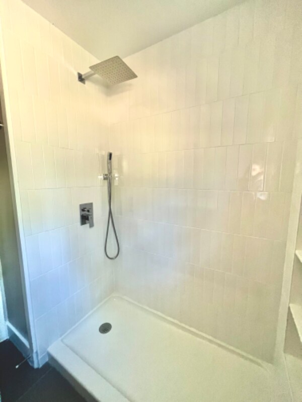 Building Photo - 8 Port W Ct