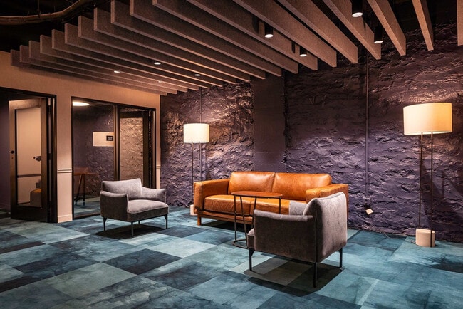 Building Photo - 205 W 4th St