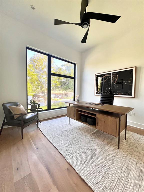 Building Photo - 2905 Westhill Dr
