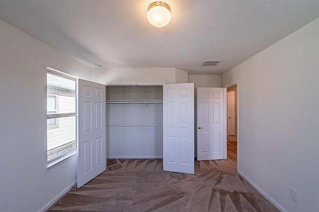 Building Photo - 14350 Persimmon Woods Dr