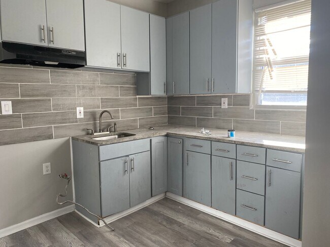 Primary Photo - 7614 S Maryland Ave