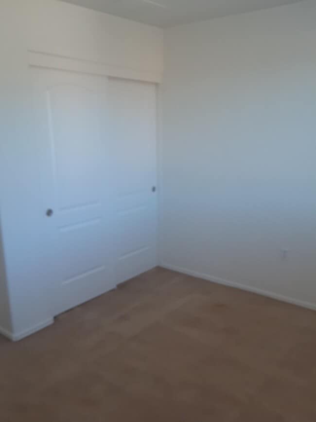 Building Photo - 3 Bedroom - 2.5 Bath - 1605 Sq Ft - Rancho Sahuarita Community - Sahuarita