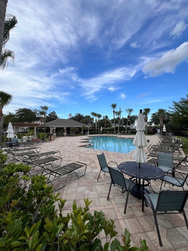 Building Photo - Now available! Ready-to-move-in condo in Sanford!