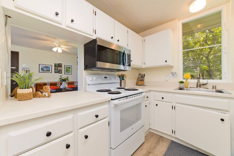 Building Photo - 78-7030-7030 Ali‘i Dr