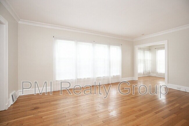 Building Photo - 2129 Coventry Rd