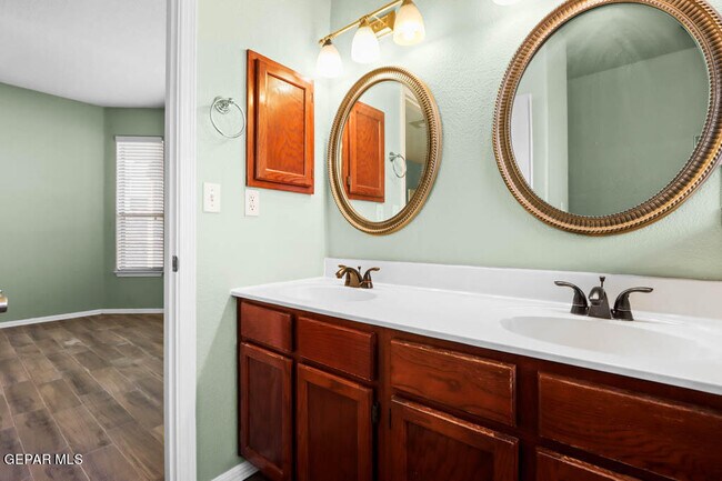 Building Photo - 12733 Tierra Salas Dr