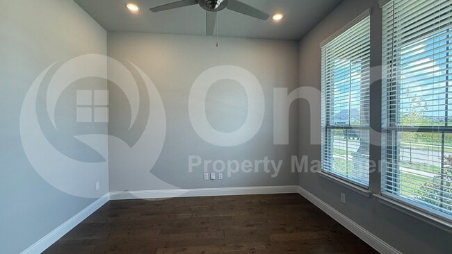 Building Photo - 3508 Covedale Blvd