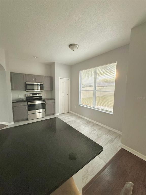 Building Photo - 14116 Entrada Dr
