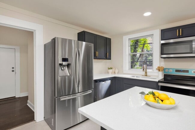 Building Photo - Avondale Gem!! - 3 Bed/2 Bath - Great location!