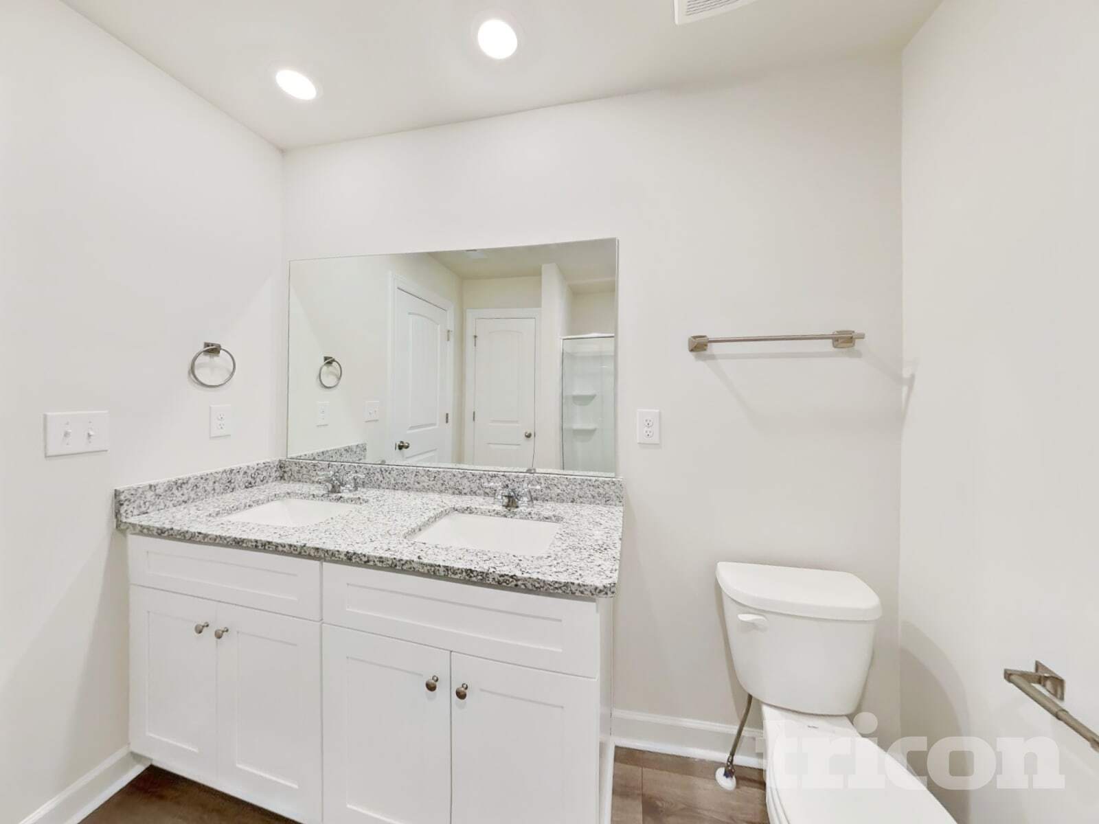 Building Photo - 3326 Quintana Dr