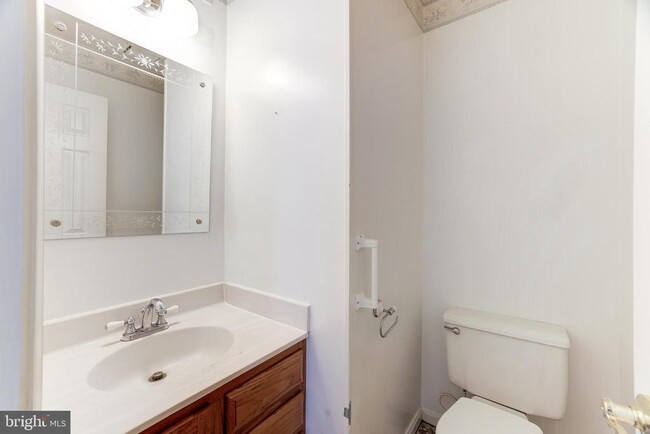 Building Photo - 13868 Racine Ct