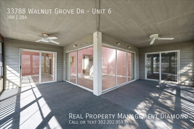 Building Photo - 33788 Walnut Grove Dr