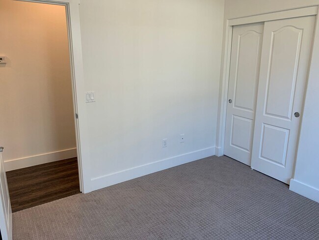 Building Photo - Beautiful Single Story Brentwood Home