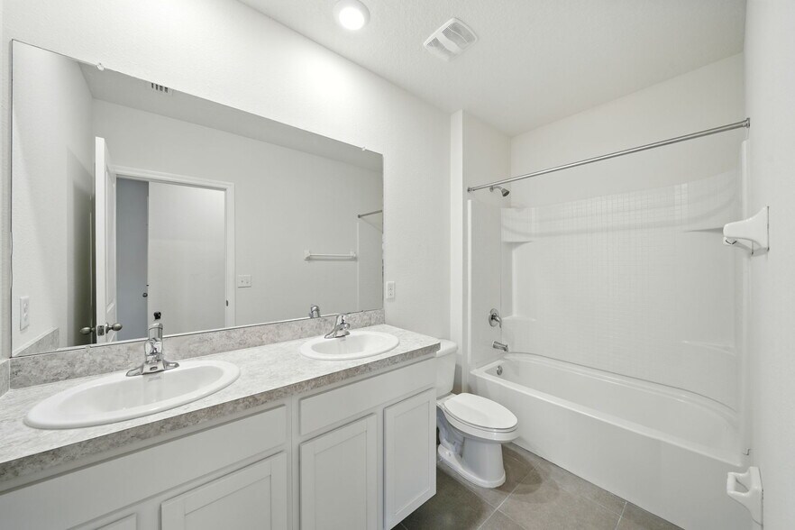 Building Photo - 17006 Wave Tressle Pl