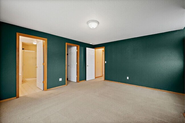 Building Photo - Spacious 4-Bedroom Olympia Home with A/C, ...