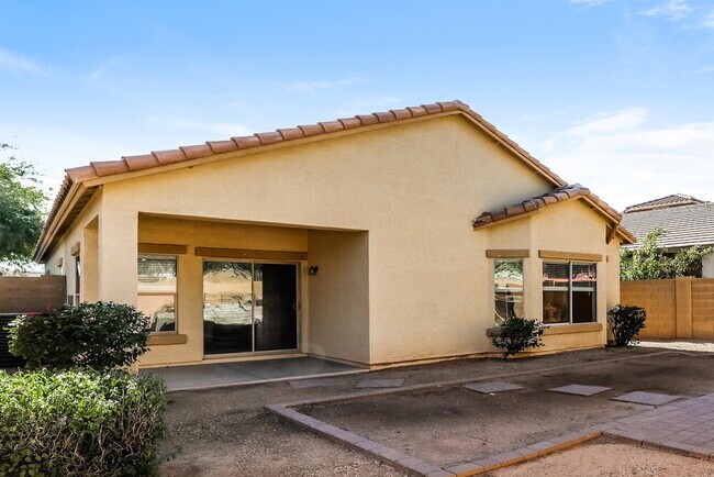 Building Photo - 5218 W Glass Ln