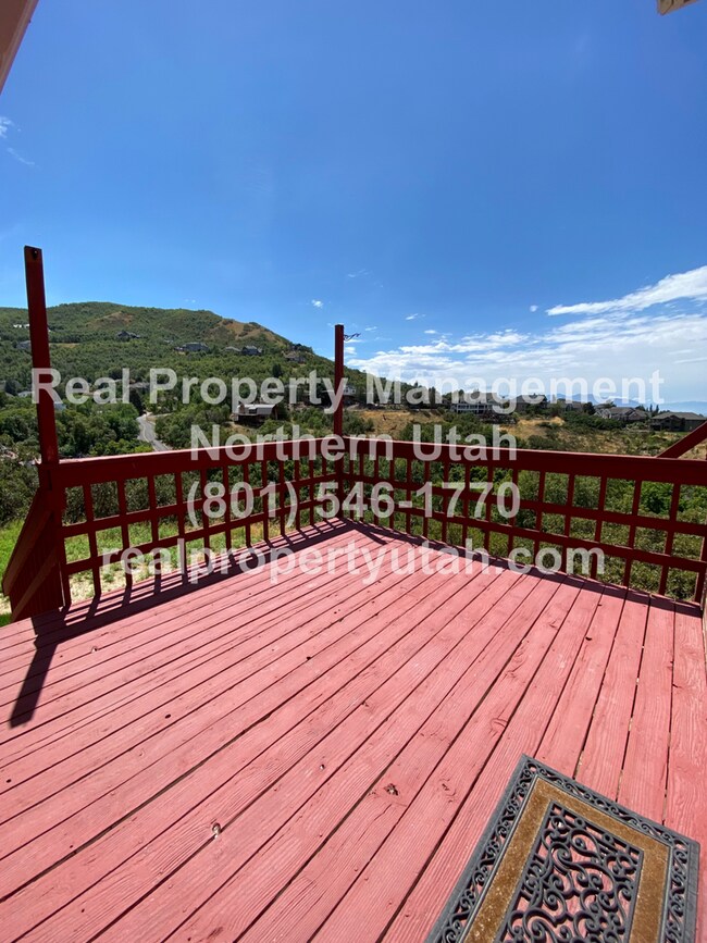 Building Photo - Beautiful Bountiful Home on the Bench