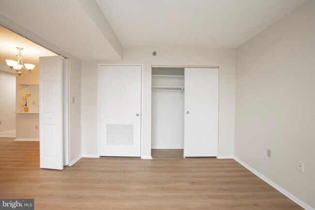 Building Photo - 1808 Old Meadow Rd