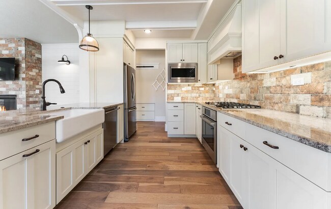 Building Photo - Beautiful 3 Bed 3 Bath home in the Heart of Eagle