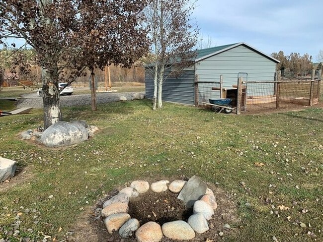 Building Photo - 3 Bed, 2 Bath Home in Lower Stillwater Valley