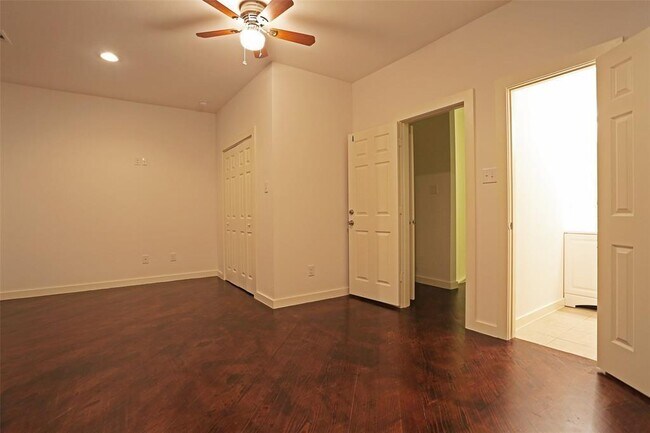 Building Photo - 4114 McKinney St