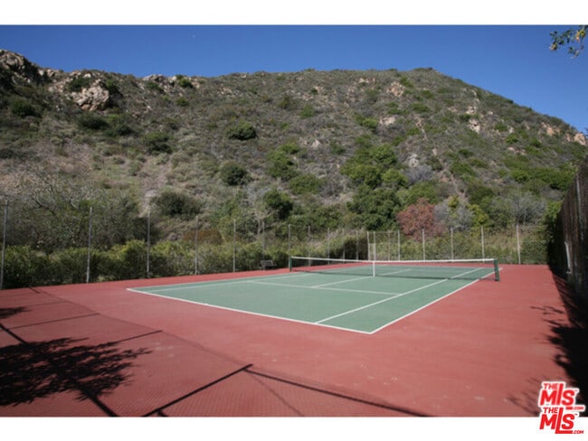 Building Photo - 5942 Paseo Cyn Dr
