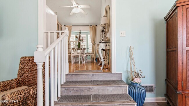 Building Photo - 1219 Thomas Dr