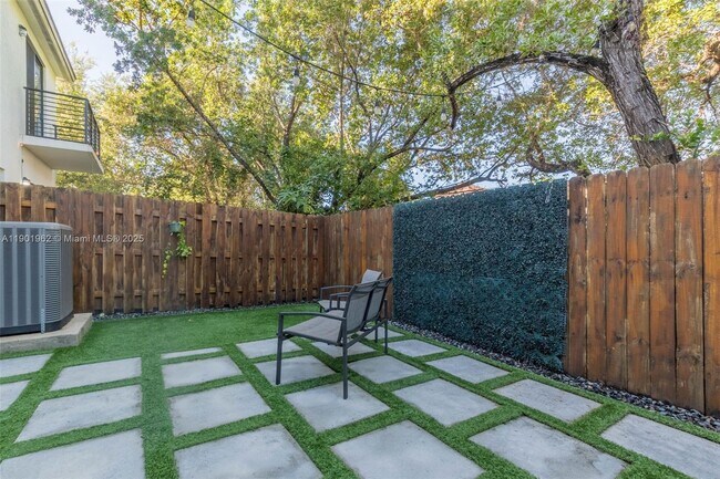 Building Photo - 2430 SW 145th Pl