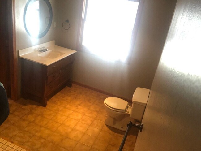 Building Photo - 4Bed/3Bath, Ranch-Style Home in Wooded Area