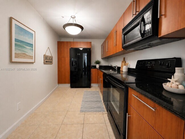 Building Photo - 3001 S Ocean Dr