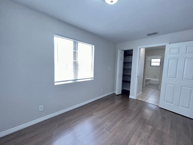 Building Photo - 12504 Forest Hills Dr